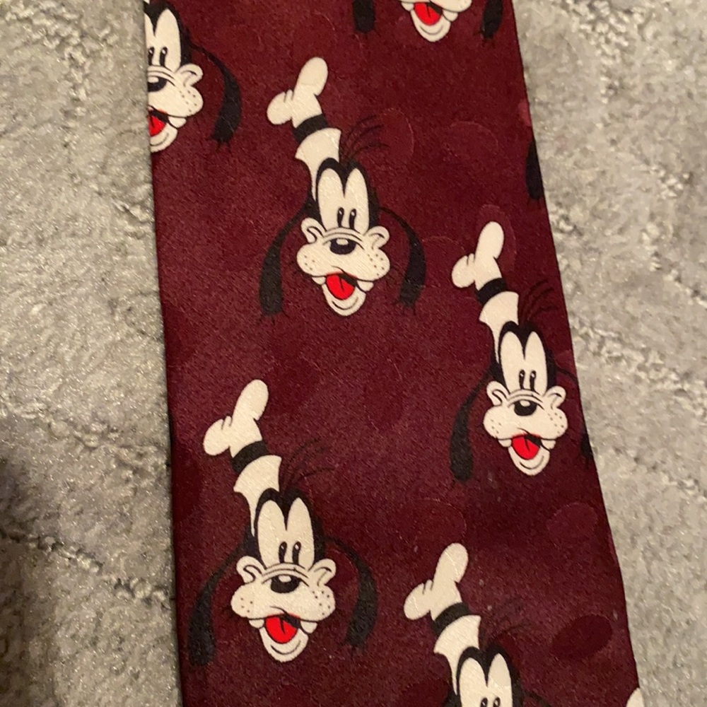 Men’s Tie NWOT designed by Cervantes